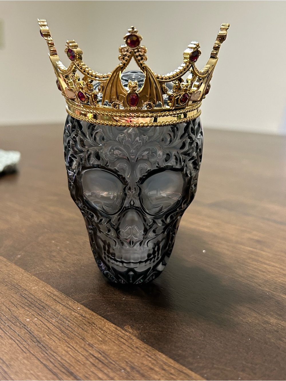 Bath & Body Works Black Smoke Skull with Gold Crown Wallflower